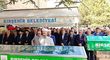 İzmir Valisi Elban'ın babası son yolculuğuna uğurlandı