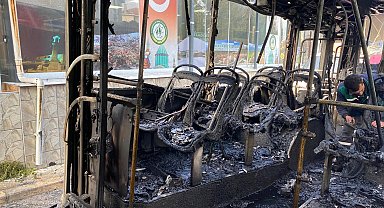 İzmir'de belediye otobüsünde yangın çıktı; yolcular tahliye edildi