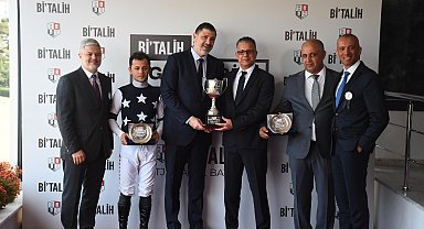 İzmir'de Ege Derbisi'nin kazananı Dapper Man oldu