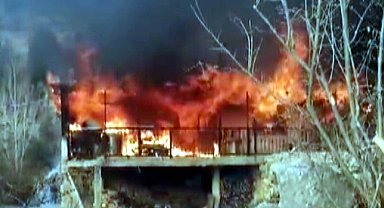 Kahramanmaraş'ta yanan ev kullanılamaz hale geldi