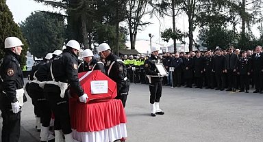 Kalp krizi geçirip yaşamını yitiren polis memuru için tören