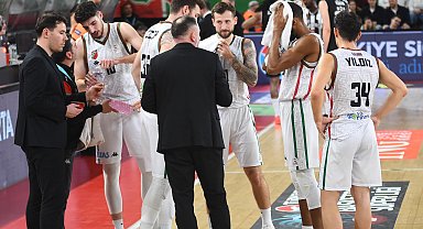 Karşıyaka potada ne yapsa olmuyor