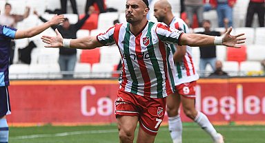 Karşıyaka'da alkışlar Ali Sinan'a