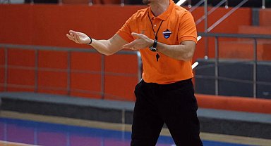 Karşıyaka'da basketbolda Çakı'yla beyaz sayfa açacak