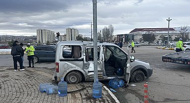 Kavşakta çarpışıp savrulan araçlar, üniversiteli Onur'u hayattan kopardı