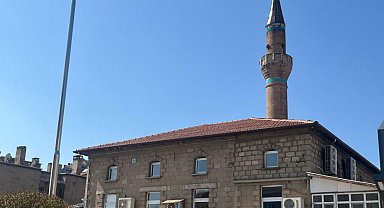 Kıblesinde 30 derece sapma tespit edilen 74 yıllık cami yeniden düzenlendi