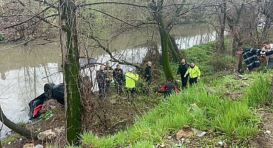 Kocaeli'de otomobil dereye düştü: 1 ölü