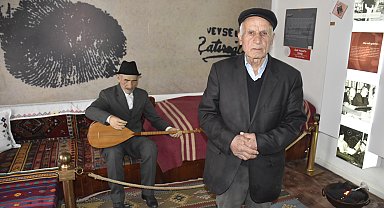 Köyündeki müze görevlisi, tanıdığı Aşık Veysel'in bilinmeyenlerini anlattı