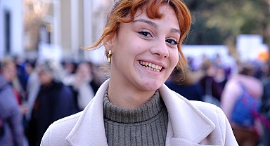 Lösemiyi yendi, kendisiyle aynı kaderi paylaşan gençlere destek oluyor