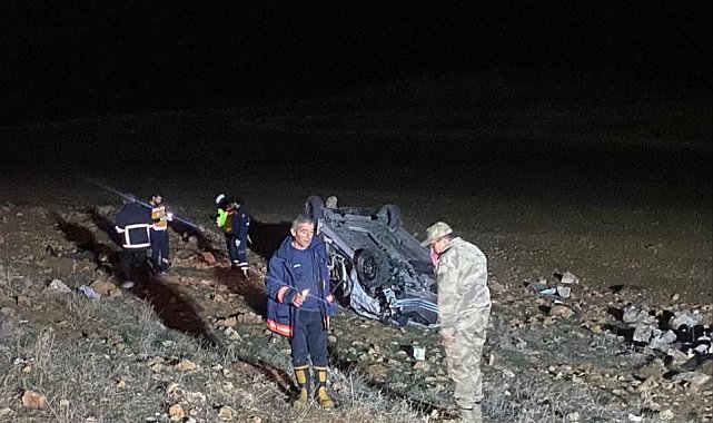 Mardin'de, şarampole devrilen otomobilden fırlayan 2 kişi öldü