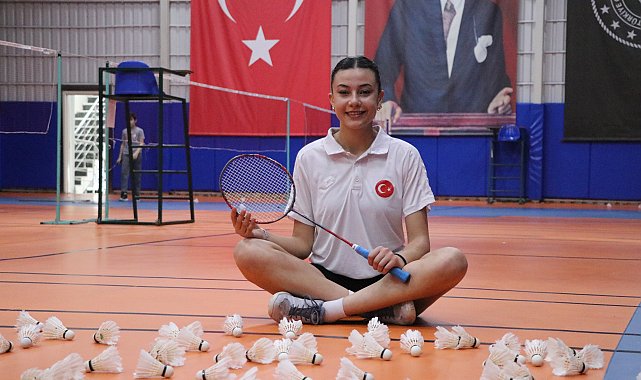 Milli badmintoncu Telli Nur, işitme engelliler olimpiyat seçmelerine hazırlanıyor
