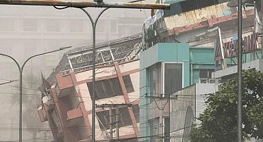 Myanmar'da cami çöktü: 10 ölü