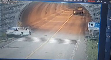 Otomobil tünel girişinde duvara çarptı: 1 ölü, 2 yaralı