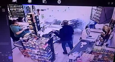 Otomobilin markete daldığı kazanın görüntüleri ortaya çıktı