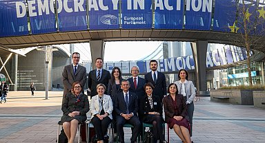 Özgür Özel, Brüksel'de temaslarına devam ediyor