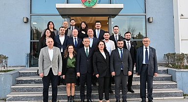 Özgür Özel, Manisa Barosu'nu ziyaret etti