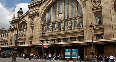 Paris'te tren raylarında İkinci Dünya Savaşı'ndan kalma bomba bulundu