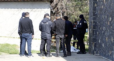 Parkta ölü bulundu