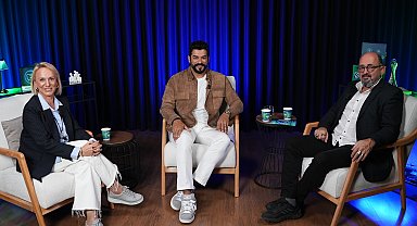 Prof. Dr. Sinan Canan'la Zihinsel Dönüşüm Sohbetleri'nin ilk konuğu Burak Özçivit oldu