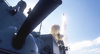 Rus denizaltı, Japon Denizi'nde 'Kalibr' seyir füzeleri fırlattı