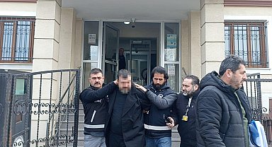 Sakarya'da 1 kişiyi öldürüp, 3 iş yeri ile 1 evi kurşunlayan şüpheli adliyede