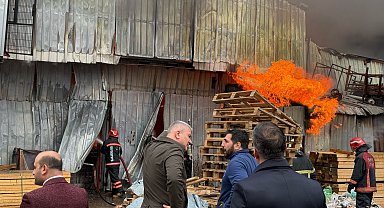 Sakarya'da mobilya imalathanesinde yangın