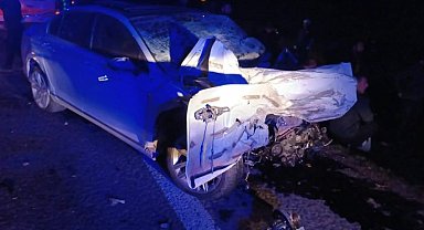 Şanlıurfa'da 2 otomobil çarpıştı: 4 ölü