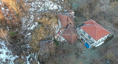 Sinop'ta 3 evin yıkıldığı, 4 kişinin yaralandığı heyelan sonrası hasar tespit çalışması