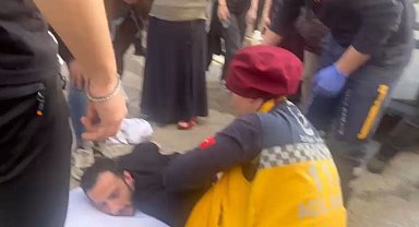 Sokakta yürürken sırtından bıçaklandı