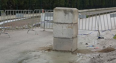 Sondaj çalışması sırasında açığa çıkan metan gazı, 18 gündür yanıyor