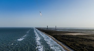 SpaceX'in Starship roketi 8'inci test uçuşunda da parçalandı