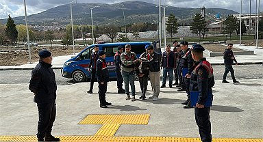 Tartıştığı arkadaşını, silahla vurup ağır yaraladı