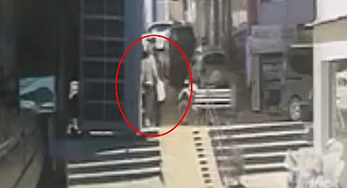 Tartıştığı kadını benzin döküp yakmaya çalıştı