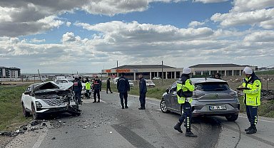 Tekirdağ'da 3 araç kazaya karıştı; 3'ü askeri personel 6 yaralı