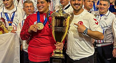 Trabzonspor'un milli boksörü Havvanur Kethüda, Dünya Şampiyonu oldu