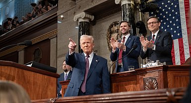 Trump, İran dini lideri Hamaney'e anlaşma müzakere etmek için mektup gönderdiğini açıkladı