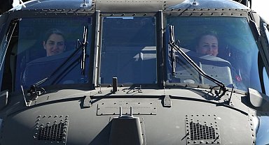 TSK'nın kadın pilotları helikopterlerle görevden göreve koşuyor