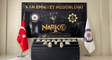 Van'da durdurulan araçta 36 kilogram metamfetamin ele geçirildi; 3 gözaltı