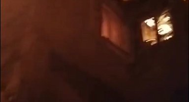 2 katlı evde yangın çıktı; 3 kedi öldü