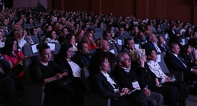 'Eğitimciler olarak bizim sorumluluğumuz, kolektif aklın gelişeceği ortamları yaratmaktır'