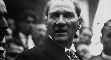 'Karanlıkta Akan Bir Yıldız: Mustafa Kemal Atatürk' sergisi Humanis organizasyonu ile İstanbul'da açıldı