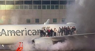 ABD'de uçağın motoru alev aldı: 282 yolcu tahliye edildi