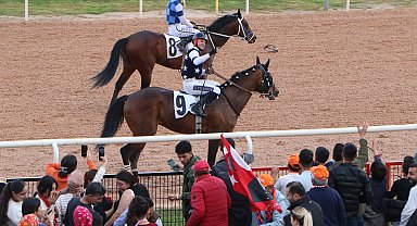 Adana'da Akdeniz Derbisi'nin kazananı 'Dapper Man' oldu