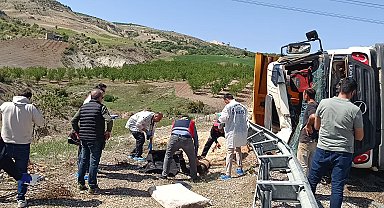 Adıyaman'da devrilen hafriyat kamyonunun sürücüsü öldü