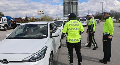 Afyonkarahisar'dan bayram tatilinde 6 milyona yakın araç geçti