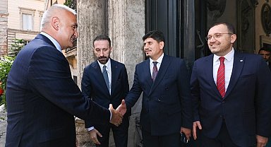 Albayrak Grubu hat eserlerini Roma'da sanatseverlerle buluşturdu