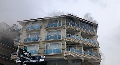 Ankara'da apartmanın 4'üncü katında çıkan yangında 5 kişi dumandan etkilendi