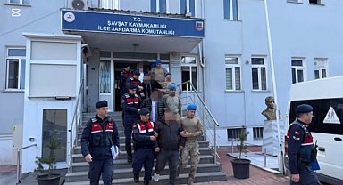 Artvin'de silah kaçakçılığı operasyonunda 9 kişi yakalandı