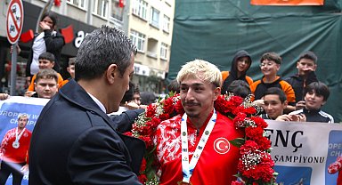 Avrupa Halter Şampiyonu Yusuf Fehmi Genç, coşkuyla karşılandı