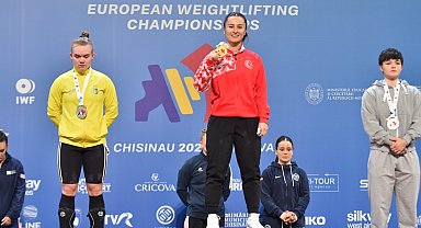 Aysel Özkan Avrupa Halter Şampiyonası'nda Avrupa İkincisi